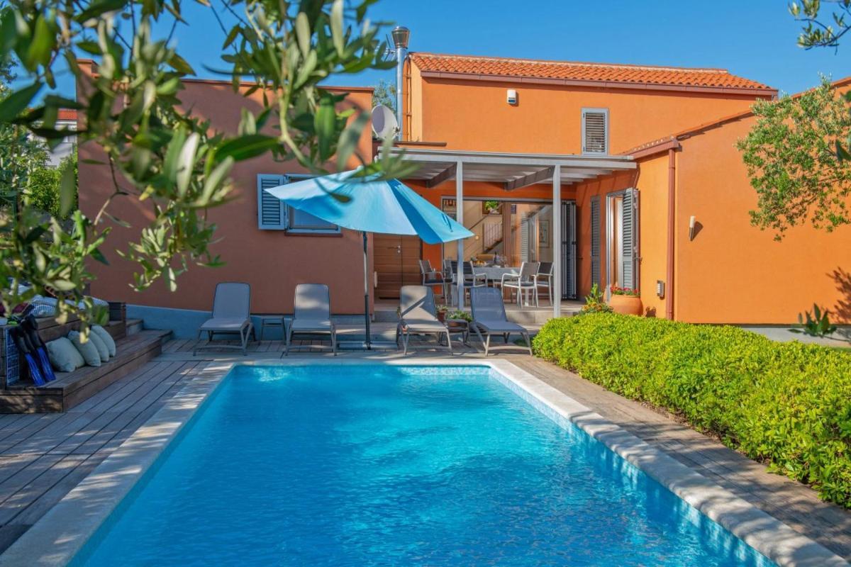 Villa Emili In Medulin - Haus Fuer 4-5 Personen Esterno foto